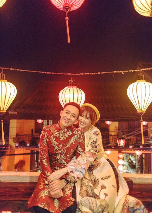Vợ chồng Trấn Thành mặc áo dài, tình tứ trong bộ ảnh đón Trung thu đầu tiên sau khi hẹn hò.
