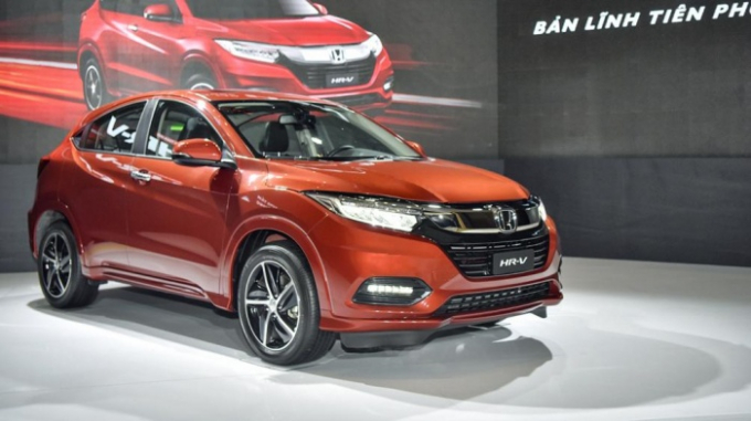 Khác với các đối thủ, Honda HR-V được nhập khẩu nguyên chiếc từ Thái Lan