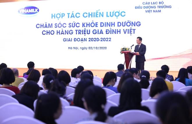 Ông Hoàng Văn Thành, Chủ tịch CLB ĐDT Việt Nam phát biểu về mục đích của hợp tác với Vinamilk và các lợi ích sẽ mang đến cho hội viên của CLB.