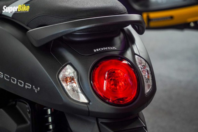 Giá xe ga Honda Scoopy tăng kỷ lục