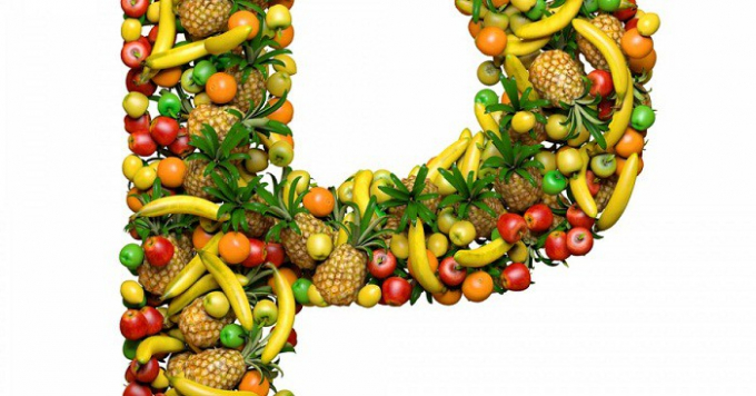 Ít người biết rằng, trái cây có múi còn chứa nhiều vitamin P hay còn được gọi là rutin. Vitamin P vô cùng cần thiết bởi cơ thể không tự tổng hợp được mà chỉ có thể lấy từ thức ăn. Khi đi vào cơ thể, vitamin P giúp tăng cường hấp thụ vitamin C tối đa.