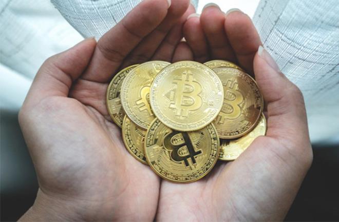 Giá Bitcoin tiếp đà giảm, trong khi một số tiền ảo khác lên ngôi.