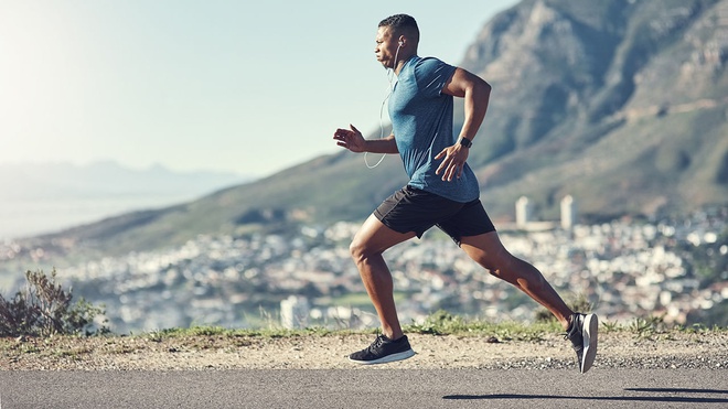 Duy trì chạy bộ giúp giảm nguy cơ đột quỵ, viêm khớp và các bệnh khác. Ảnh: Sciencemag.