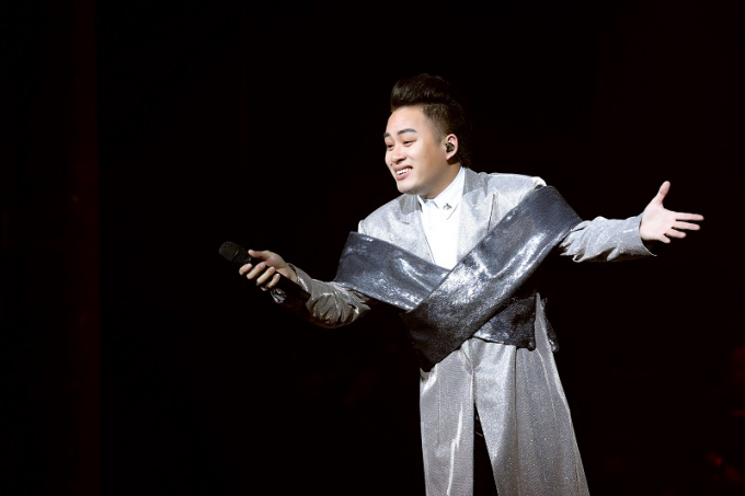  Không chỉ giữ vai trò là ca sĩ biểu diễn, trong live concert này Tùng Dương còn là người đảm nhiệm vai trò biên tập âm nhạc