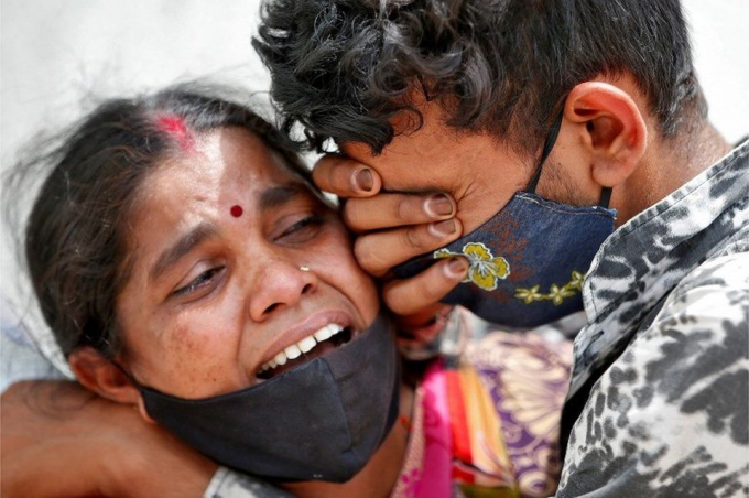 Đại dịch Covid-19 đã gây ra nỗi đau cho hàng trăm nghìn gia đình Ấn Độ. Ảnh: BBC.