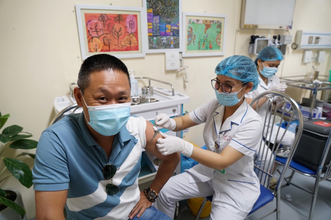 Ngành Y tế triển khai tiêm vaccine Astra Zeneca cho người dân Hà Nội