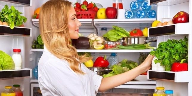 Chỉ nên để thịt sống ở một ngăn nhất định của tủ lạnh nhằm ngăn chặn vi khuẩn từ thịt sống lan tràn ra khắp tủ lạnh