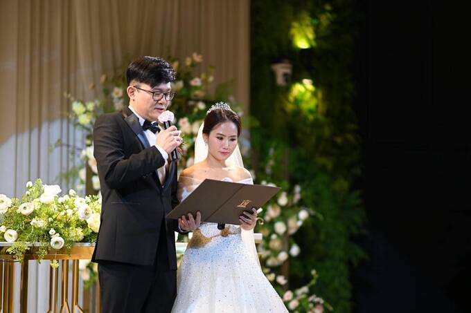 Hôn lễ tại Hàn tổ chức vào cuối năm 2021.