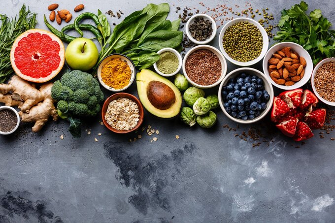 Chế độ ăn giàu trái cây, rau xanh giúp giảm nguy cơ ung thư đại tràng (Ảnh: Getty)