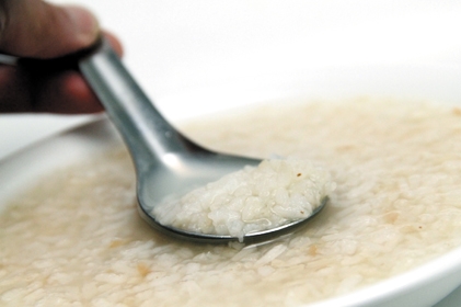 Gạo tẻ kết hợp với một số thực phẩm và thuốc phòng chống viêm đại tràng mạn tính khá độc đáo. 