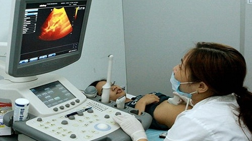Điều trị tại Trung tâm sức khỏe sinh sản Hà Nội (ảnh minh họa: An Ninh Thủ Đô) 