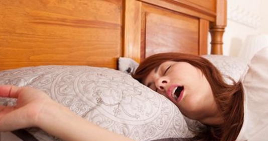  Chứng ngủ ngáy ở phụ nữ gây ra nhiều nguy hại cho sức khỏe. Ảnh minh họa
