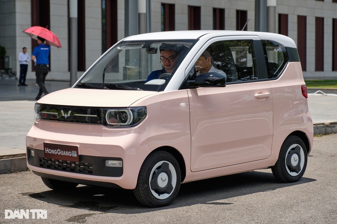 Wuling Hongguang Mini EV mang thương hiệu Trung Quốc và được công ty TMT lắp ráp tại Việt Nam (Ảnh: Nguyễn Lâm).