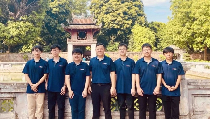 Đội tuyển Việt Nam tại cuộc thi toán quốc tế IMO 2023 (Ảnh: Bộ GD&ĐT).