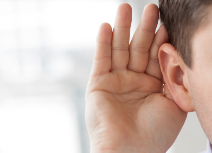 Lắng nghe với tâm từ bi là một phép thực tập rất sâu sắc.