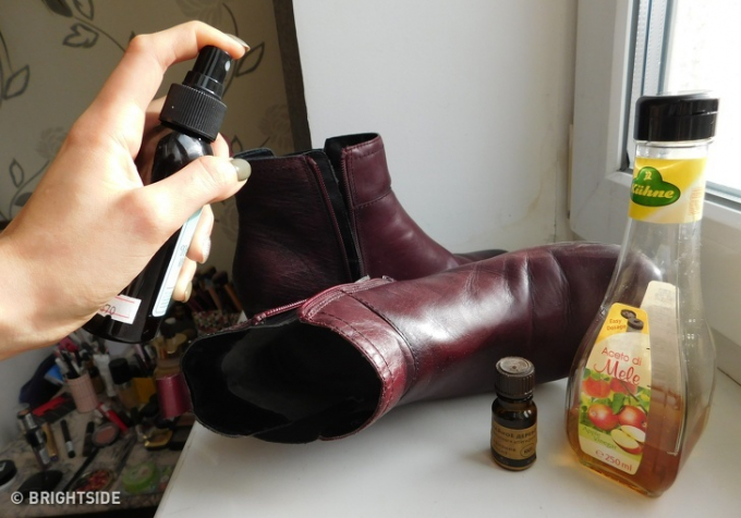 Giấm táo là nguyên liệu tuyệt vời để khử mùi hôi cho những đôi giày cao gót, boots từ chất liệu da - Ảnh: Brightside