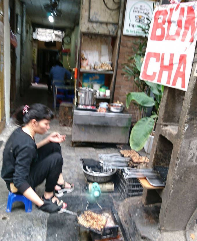 Bún chả phổ biến ở nhiều ngõ ngách, đường phố của Hà Nội.