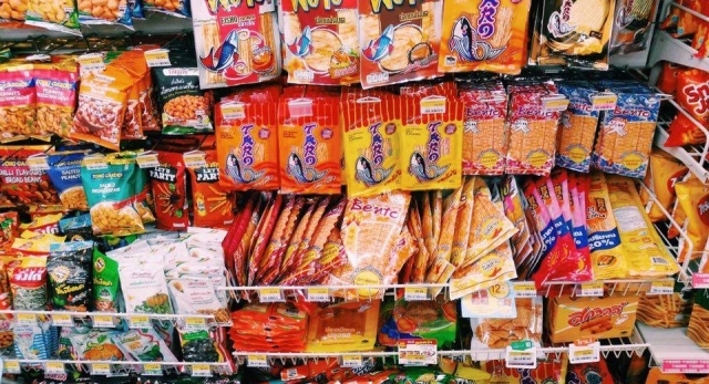   Các loại hạt, bánh kẹo ăn vặt tại Thái Lan… cũng từng gây sốt một thời