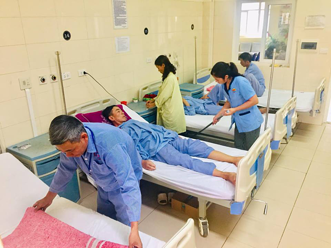  Bệnh nhân ung thư đang được điều trị tại Bệnh viện K. Ảnh: Hà Trần.