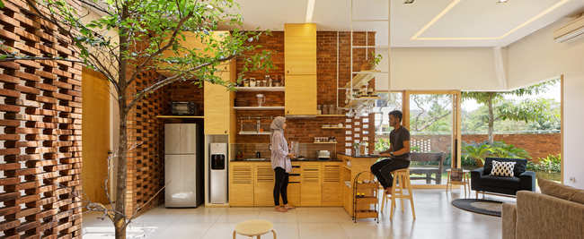  Căn bếp chỉ chiếm một phần không gian nhỏ nhưng rất hiện đại và tiện nghi.