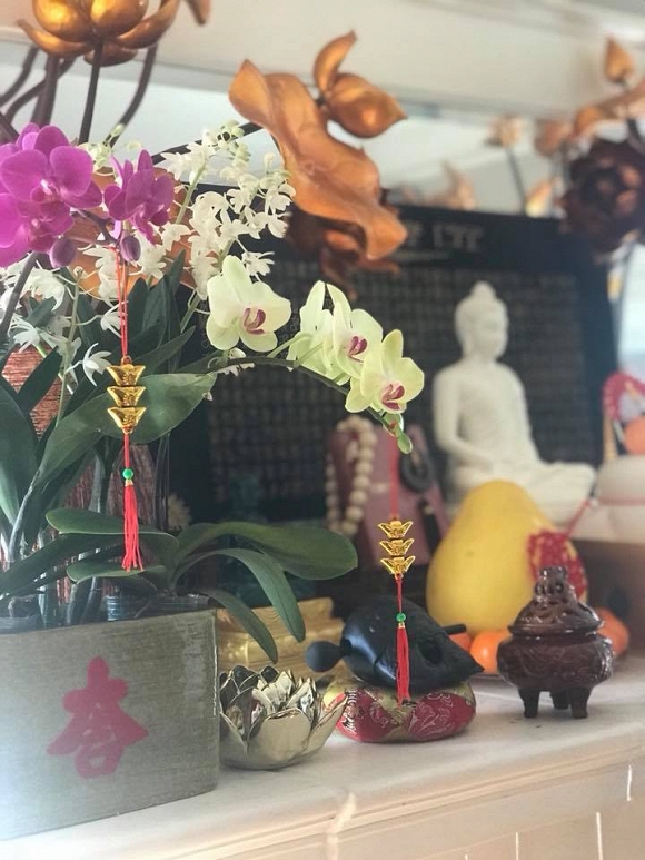  Nữ danh hài theo đạo Phật nên trong nhà cũng có nhiều tượng Phật.