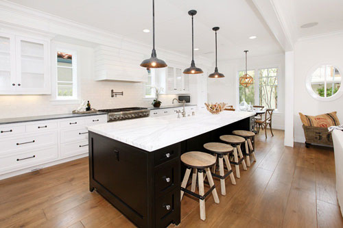  Cẩm thạch chính là một trong những chất liệu phổ biến dùng trong việc thiết kế mỗi căn bếp.
