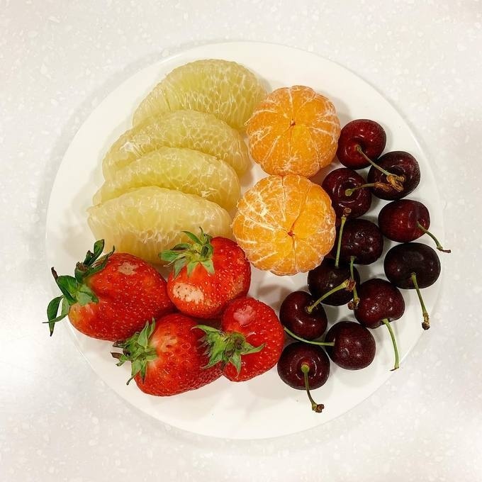  Các món ăn vặt trong ngày của Tharaphorn chủ yếu là trái cây tươi, vừa giúp no bụng lại cung cấp nhiều vitamin tốt cho vóc dáng, làn da.   