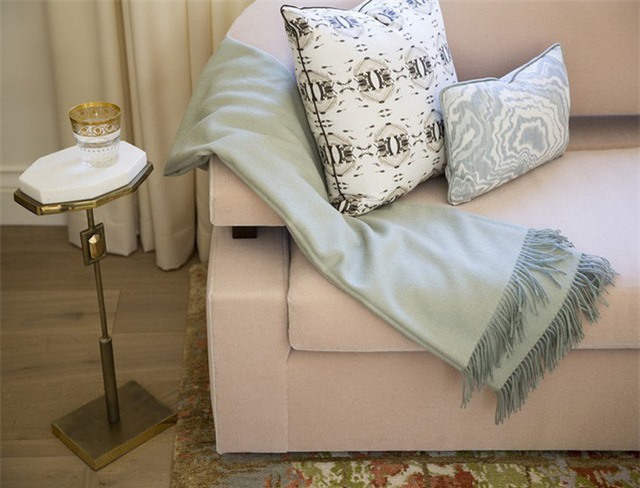  Những bộ ghế sofa hồng là một lựa chọn tuyệt vời dành cho căn phòng khách của gia đình.