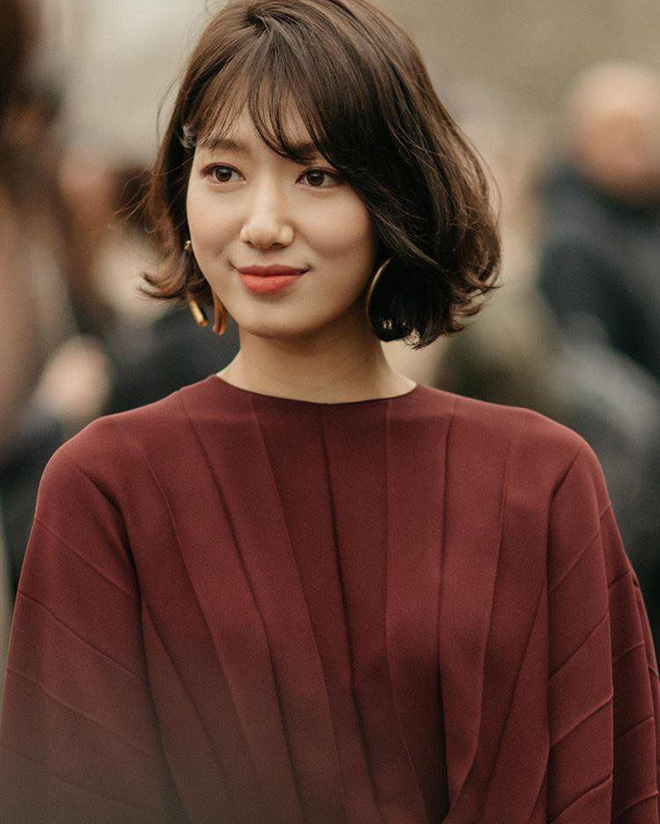  Park Shin Hye đỉnh cao của nhan sắc với mái tóc ngắn ngang vai uốn xoăn - Ảnh: Internet