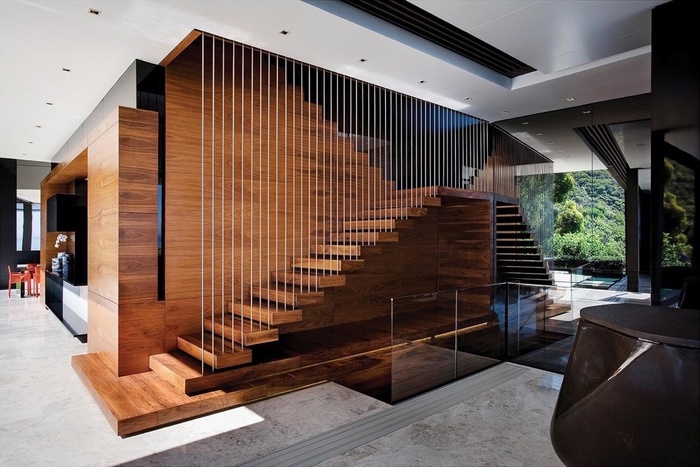  Các nhà thiết kế đã kết hợp gỗ với dây thép để làm nên mẫu cầu thang vạn người mê.