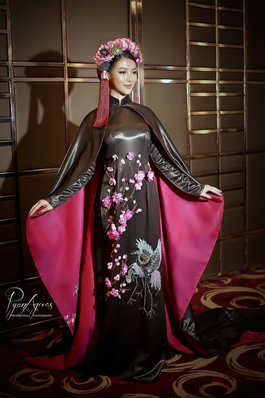  Phương Khánh diện áo dài lộng lẫy trong phần thi phụ tại Miss Earth 2019.