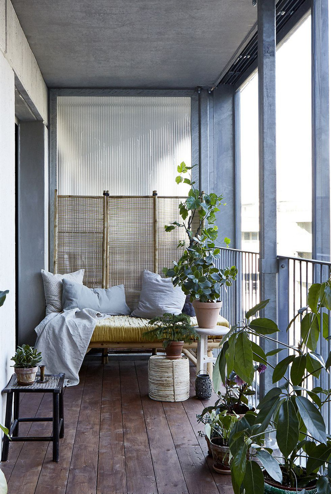  Nếu bạn không có chỗ cho một khu vườn trên sân thượng, ban công của bạn là một sự thay thế tuyệt vời.