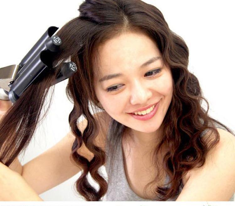  Hãy hạn chế chải tóc khi tóc ướt để tránh tình trạng rụng tóc - Ảnh minh họa: Internet