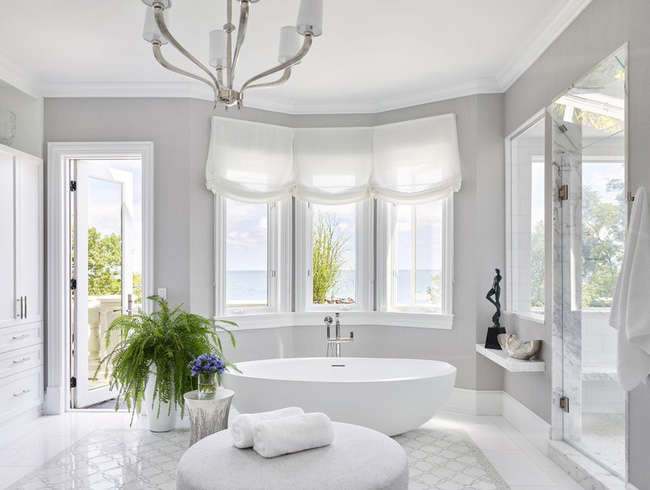  Những thiết bị nhà tắm chính là yếu tố mang đến nét hiện đại cho căn phòng.