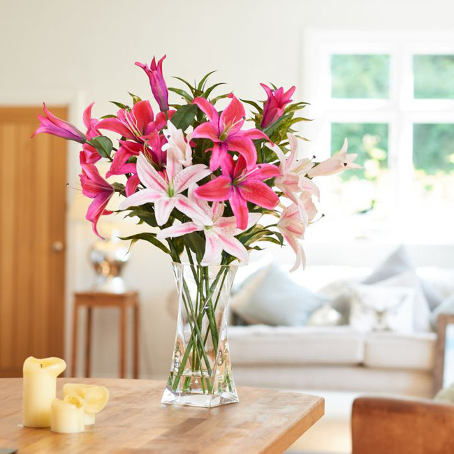  Hoa ly là một trong những loại hoa được ưu ái lựa chọn làm đẹp nhà dịp Tết.