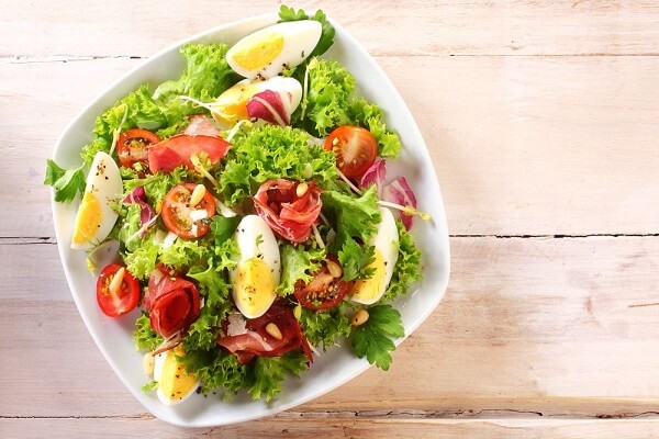  Cách làm salad trộn dầu giấm thích hợp cho những ai đang có nhu cầu giảm cân - Ảnh minh họa: Internet