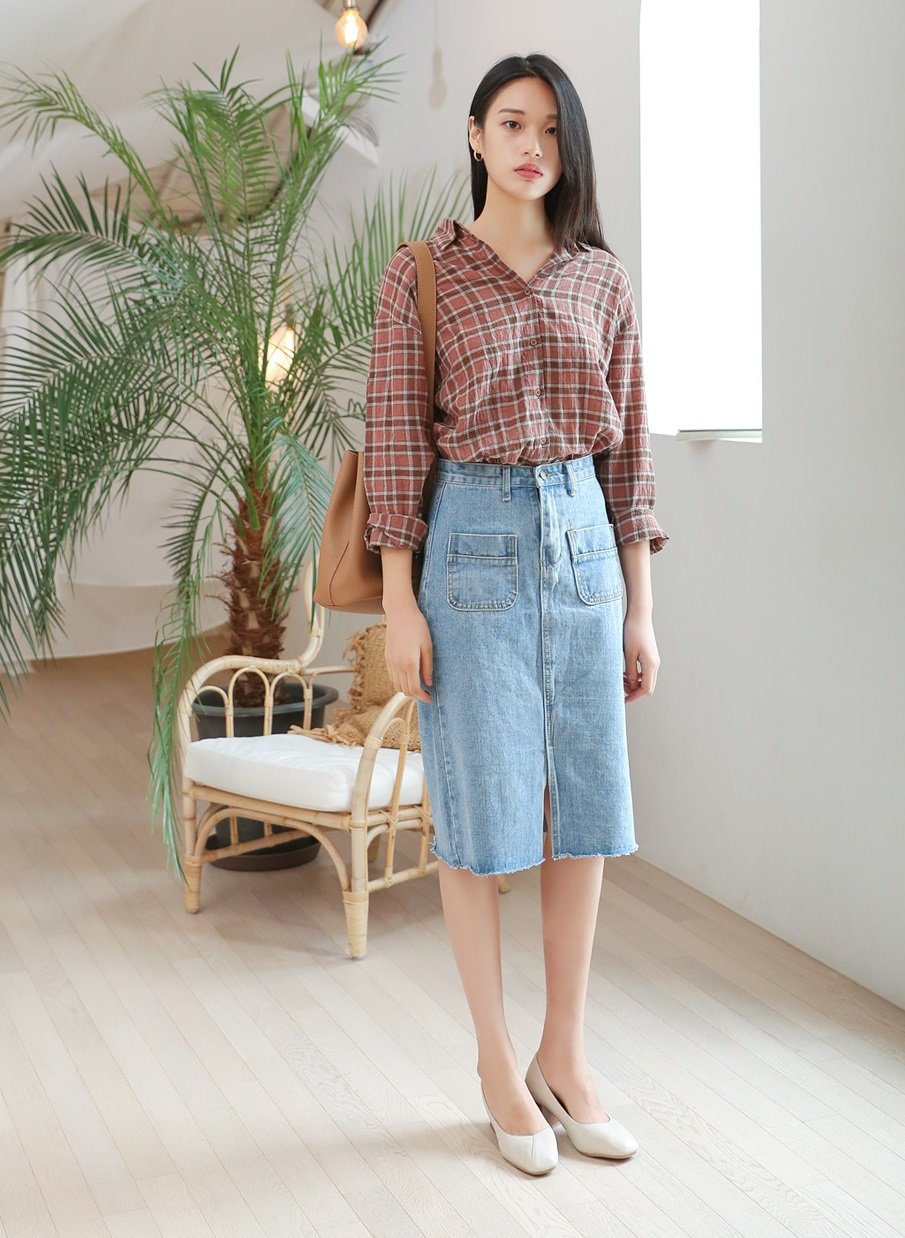Đến những chiếc váy bò cá tính hơn một chút nhưng vẫn không hề mất đi dáng vẻ thanh lịch, dịu dàng vốn có của các cô nàng công sở - Ảnh minh họa: Internet