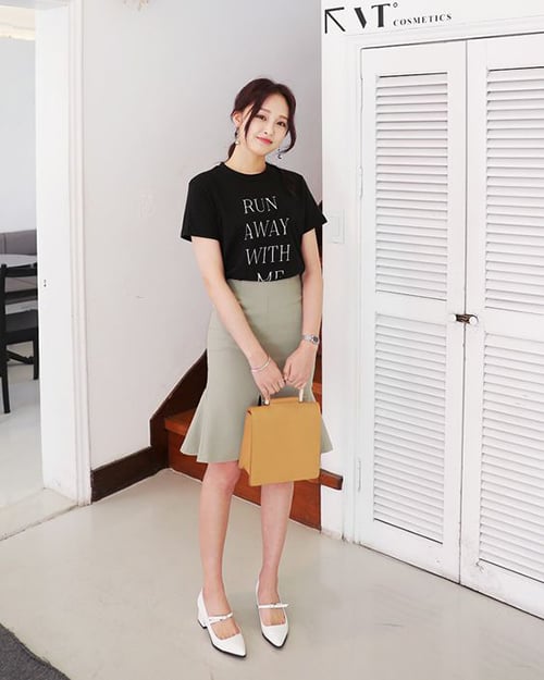  Khi khéo mix-match trang phục, bạn gái có thể biến những món đồ đơn giản trở nên giá trị hơn và giúp mình có được tổng thể ưa nhìn khi xuống phố.