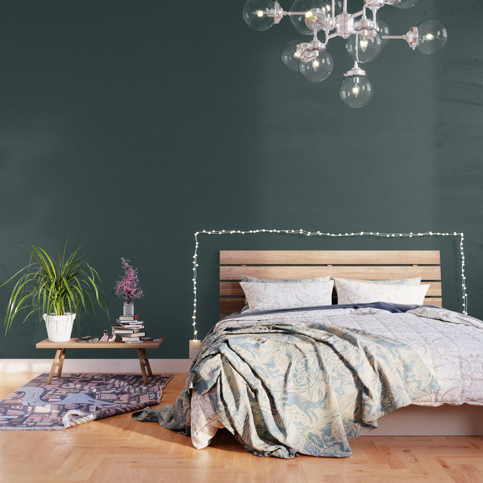  Tường phòng ngủ xanh thẫm dịu mắt tuyệt đẹp khi phối thêm với màu xanh của cây cảnh trang trí.