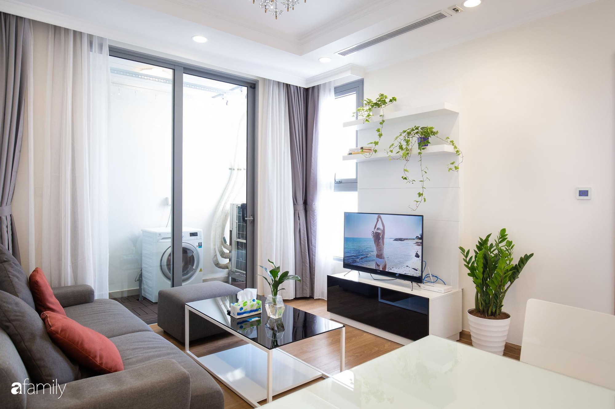 Góc nhỏ được decor đơn giản nhưng vô cùng hợp lý tạo sự thoáng rộng, ấm cúng và tiện nghi cho không gian.