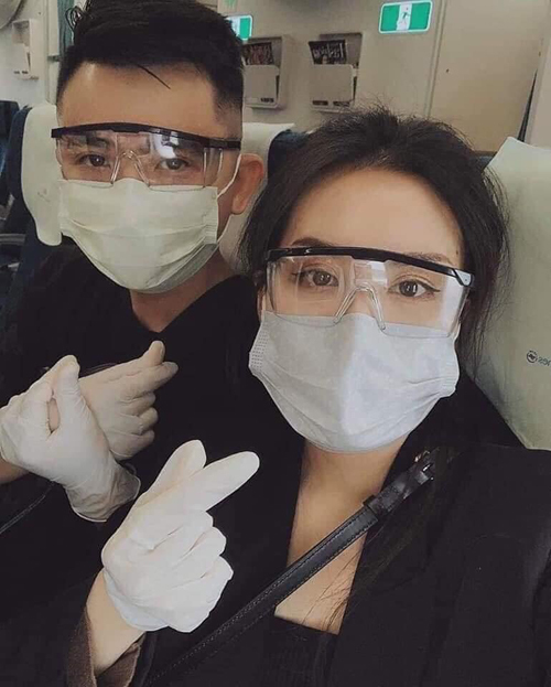 Thêm găng tay cho đủ bộ phòng dịch thời corona.