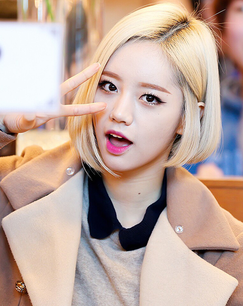  Hyeri được netizen nhớ đến nhiều nhất với mái tóc bob bạch kim. Đây cũng là kiểu tóc 