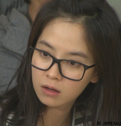  Cận cảnh làn da và gương mặt của Song Ji Hyo