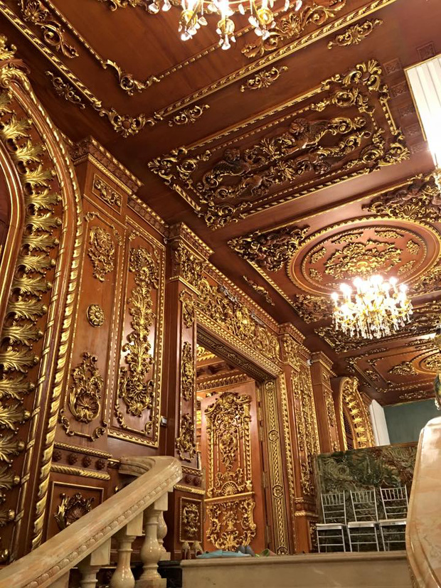 Riêng phần gỗ dùng làm cửa cũng mất đến 4 tỷ đồng.