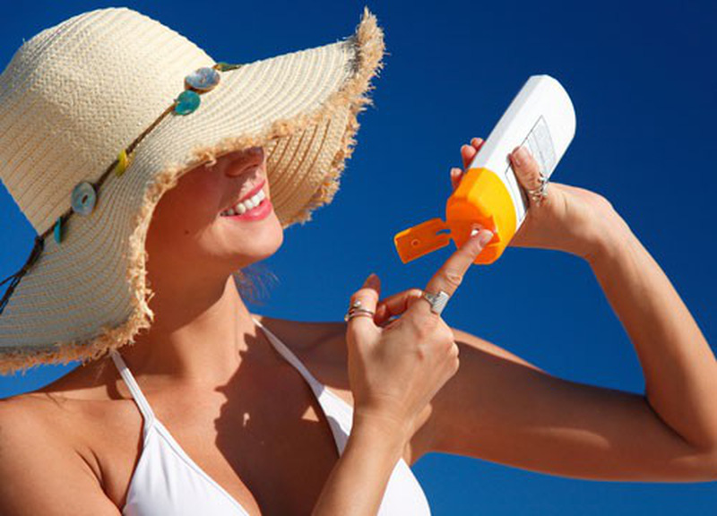  Kem chống nắng có tác dụng ngăn chặn tác hại tia cực tím, làm chậm quá trình lão hoá.