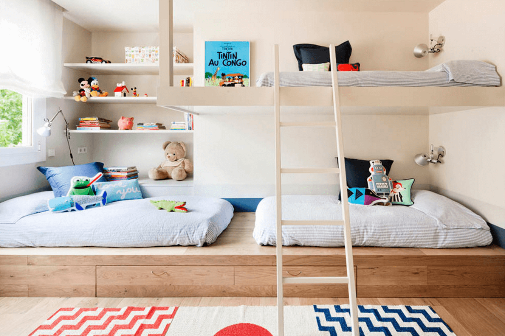 Giường tầng trong thiết kế nội thất là sự kết hợp một cách vui vẻ giữa công năng sử dụng và giải pháp tiết kiệm không gian tối đa cho phòng ngủ.