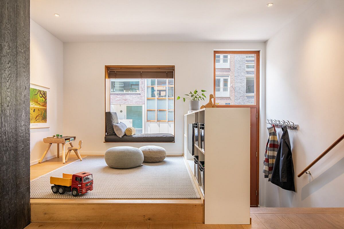  Ngôi nhà được cải tạo tuyệt vời trên đảo KNSM ở Amsterdam với nội thất đơn giản, hiện đại.