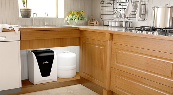 Máy lọc nước Spido của Karofi có thể dễ dàng đặt bàn hoặc để gầm tủ, giúp tiết kiệm tối đa không gian bếp