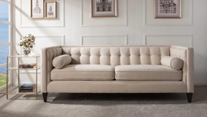 Ghế sofa nhung với gam màu trung tính tạo nên không gian nhẹ nhàng, hài hòa. Đây cũng là mẫu ghế sofa phù hợp với nhiều không gian nội thất.