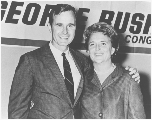 Bà Barbara luôn đồng hành và ủng hộ ông Bush trong mỗi bước đường chính trị của ông từ khi ông là một đại biểu quốc hội đại diện bang Texas cho tới khi trở thành vị Tổng thống thứ 41 của Mỹ. Ảnh: The National First Ladies Library